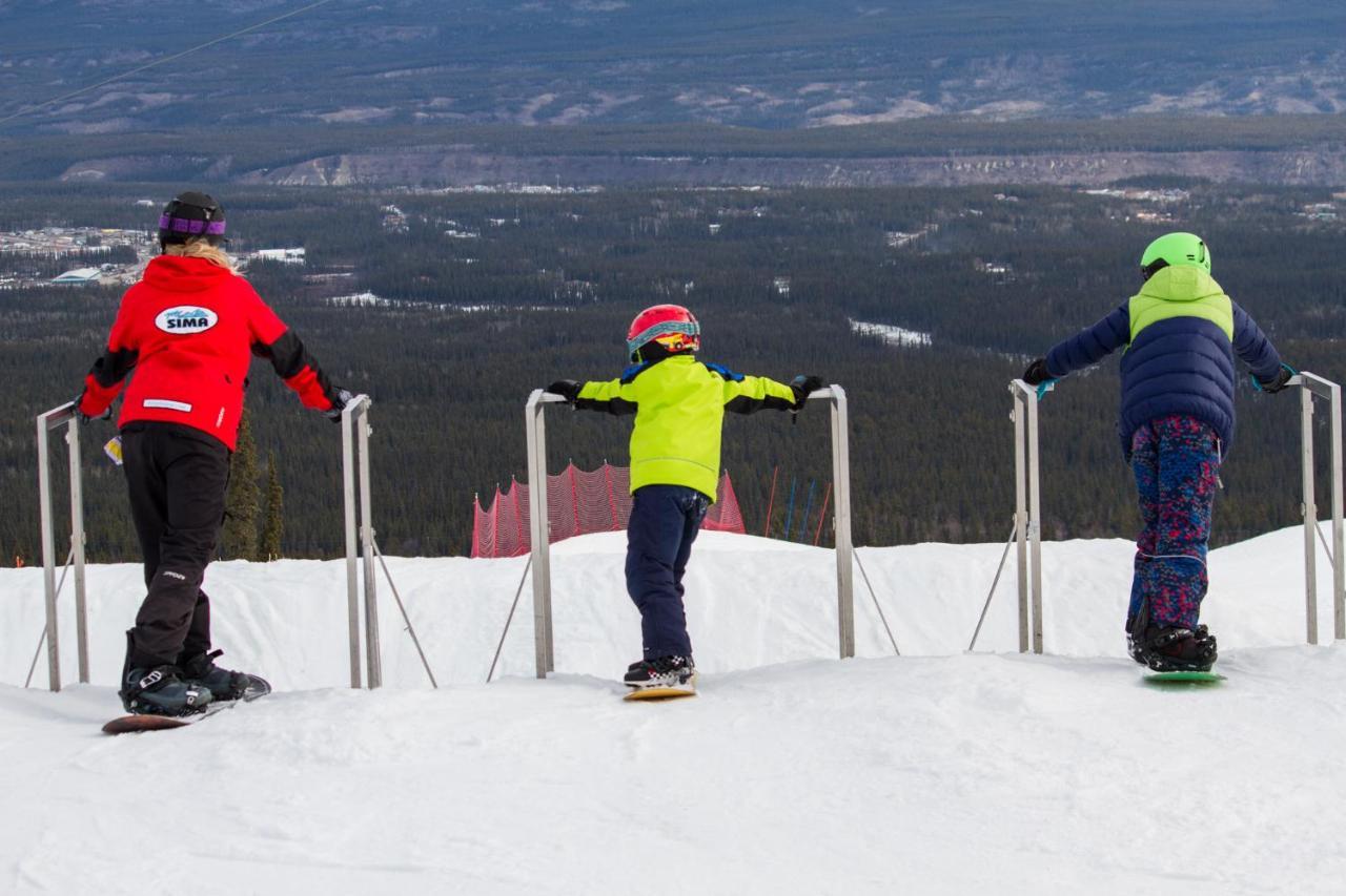 Elite Hotel -Downtown Center- "Ski & Northern Light Tour" "Hot Spring Tour "Long-Term Stay" Whitehorse Exterior photo